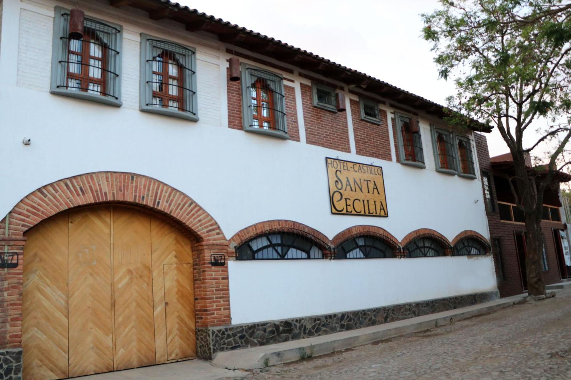 Hotel Castillo Santa Cecilia تابالبا المظهر الخارجي الصورة